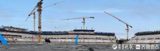 济南首座专业足球场：主体结构完成近半