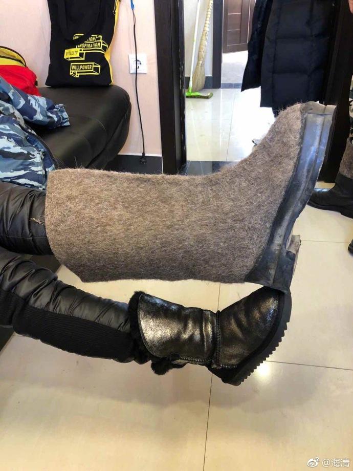 海清在俄罗斯开工 晒巨型雪地靴引网友热议